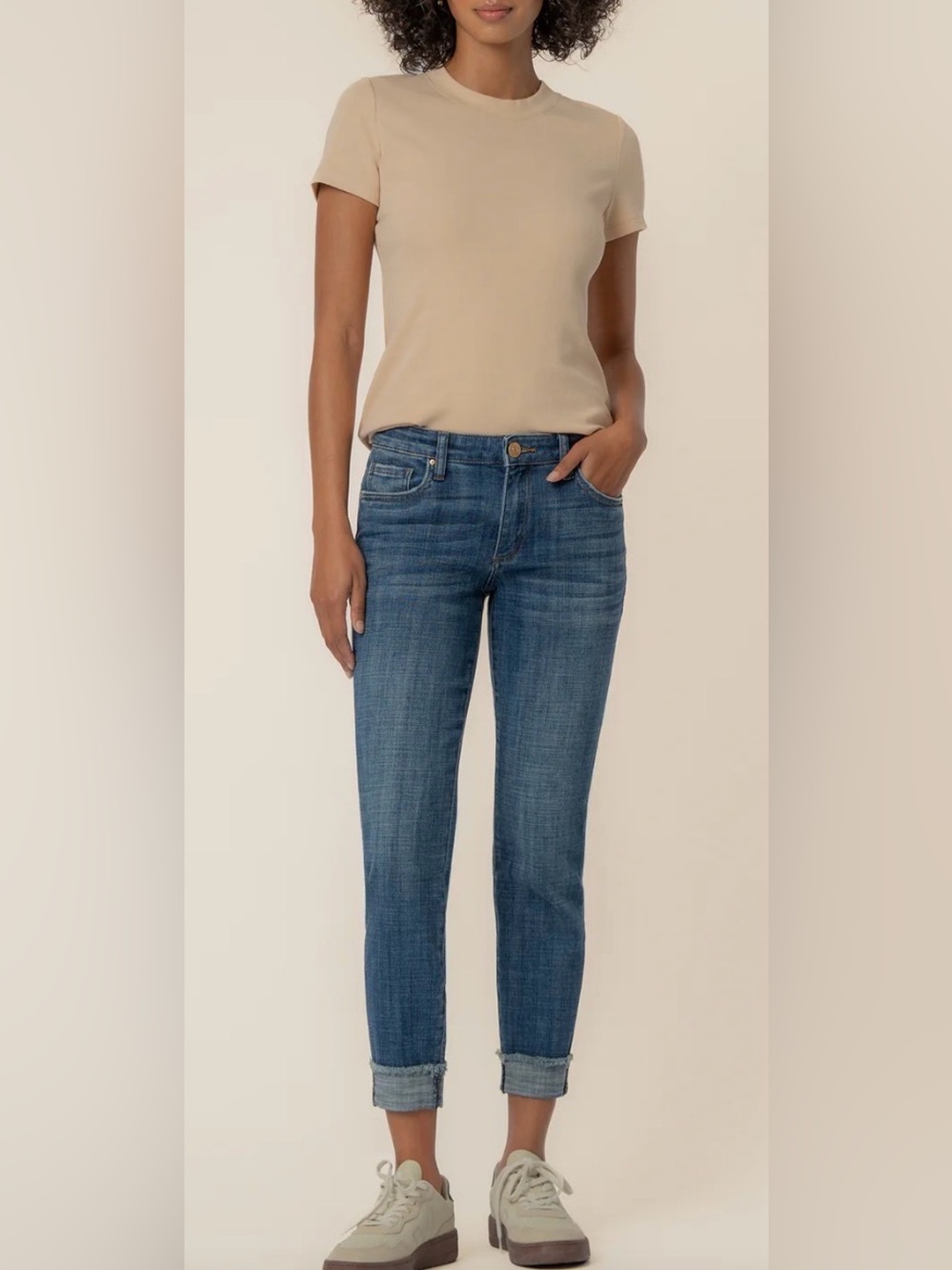 Kut From The Kloth Amy Mid Rise Crop Straight Leg in Deserving Wash